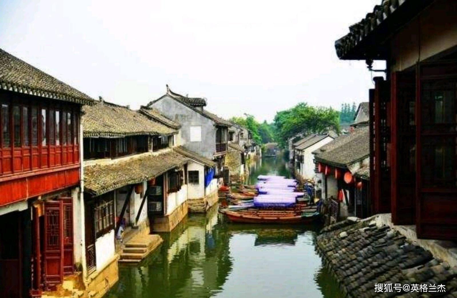 女主播李梓萌:专业与美丽,完美结合!三天连播《新闻联播》